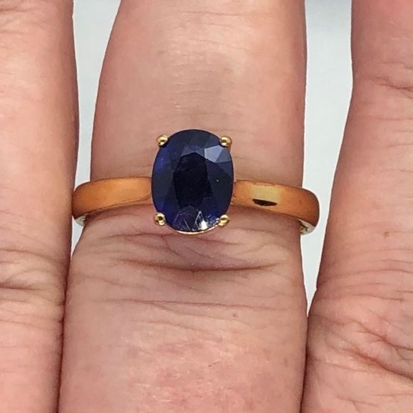 Genuine Sapphire Solitaire Ring - Picture 4 of 4